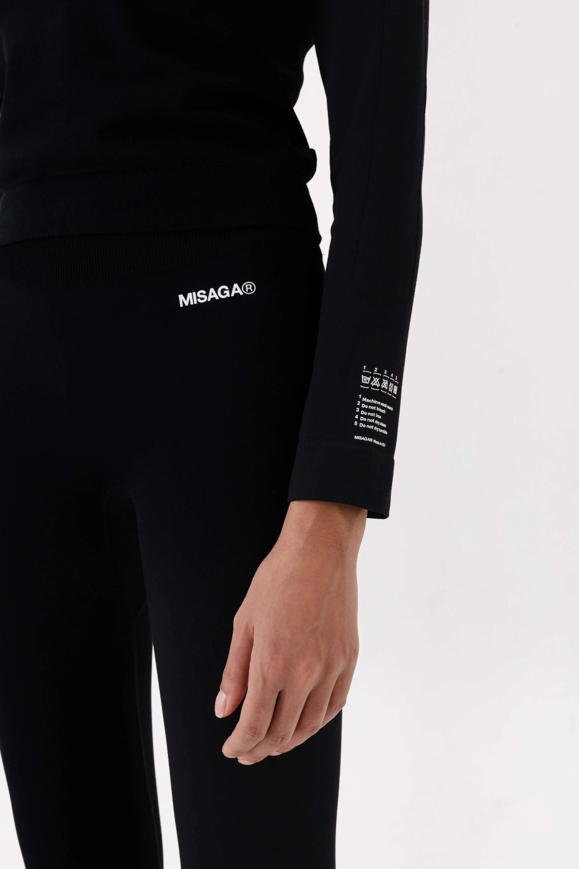 SEAMLESS RECYCLED TOP BLACK - GOT'EM