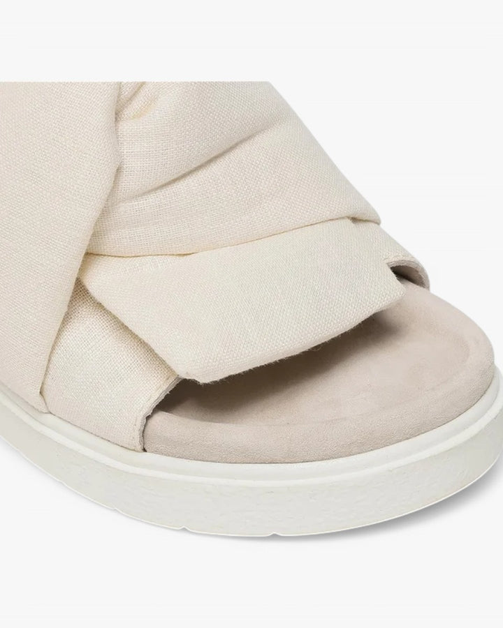 INUIKII Klapki Oversized Linen Knot Off White - GOT'EM
