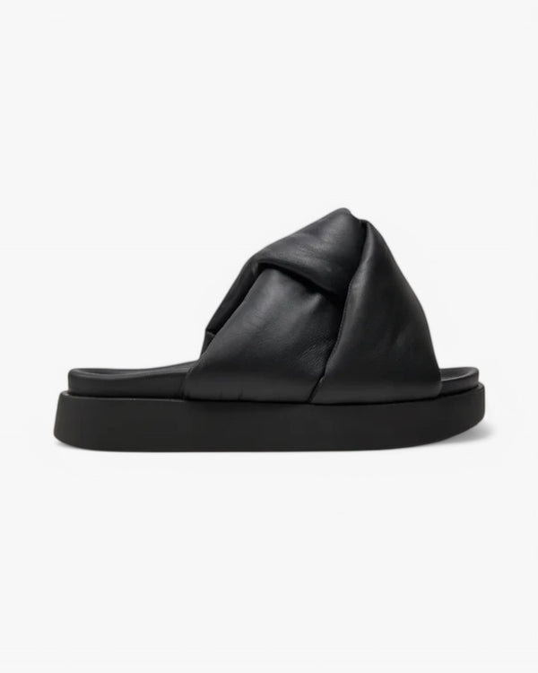 INUIKII Klapki Soft Crossed Black - GOT'EM