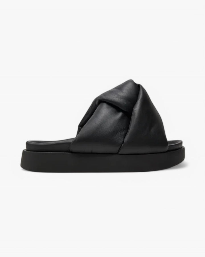 INUIKII Klapki Soft Crossed Black - GOT'EM