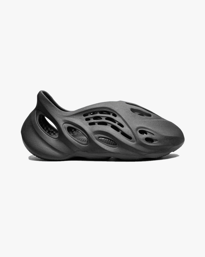 Yeezy Foam RnR Carbon - GOT'EM